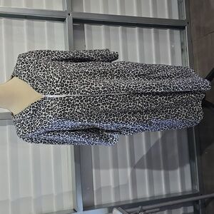 White stag Black White Animal PrintZip Up Robe‎ Nightgown Size Large